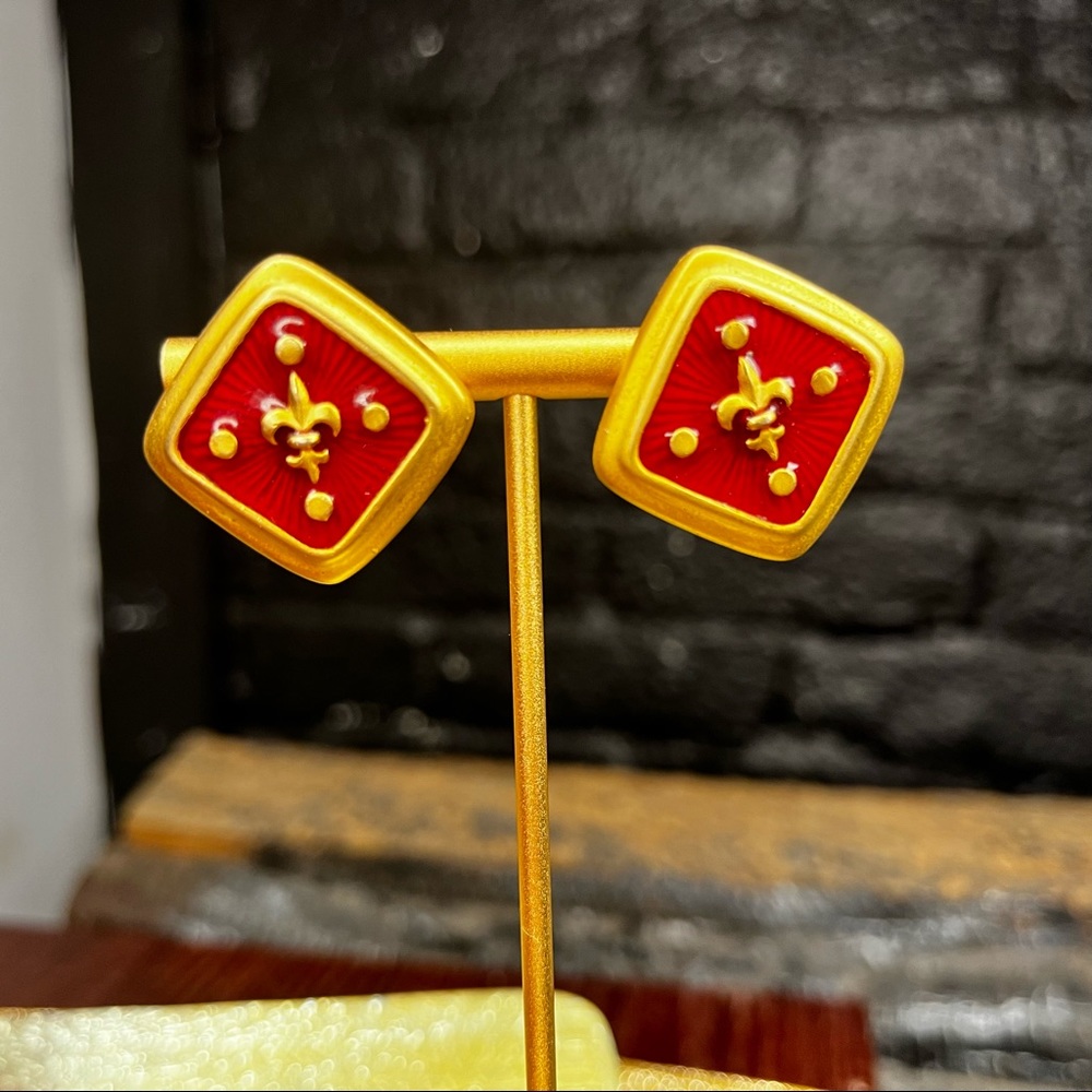 Vintage Fleur de Lis Earrings